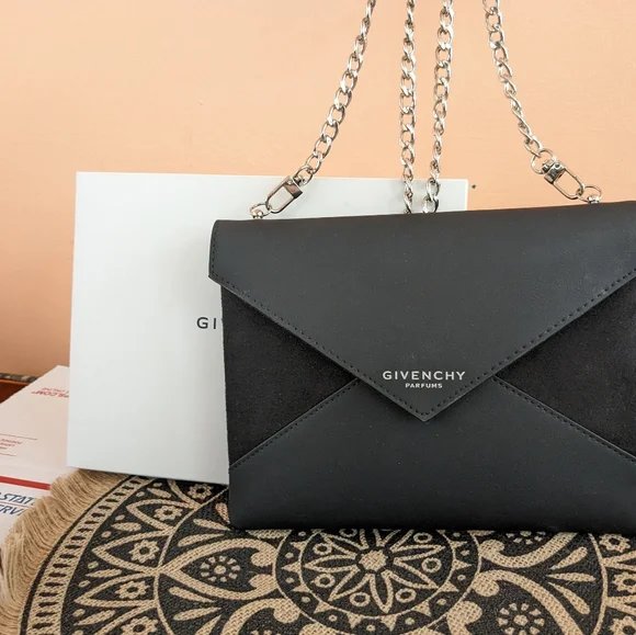 Givinchy pouch - Picture 9 of 13